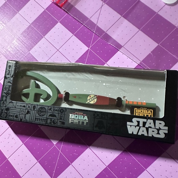 Disney Store Exclusive Star‎ Wars Book Of Boba Fett Collectible Key - Picture 1 of 1